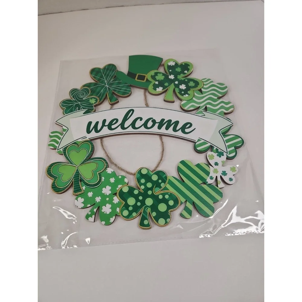 Wooden St. Patrick's Day Welcome Door Sign  Shamrock & Leprechaun Hat Wreath